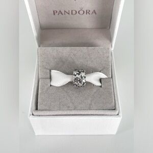 Pandora Flowers Clip | Retired